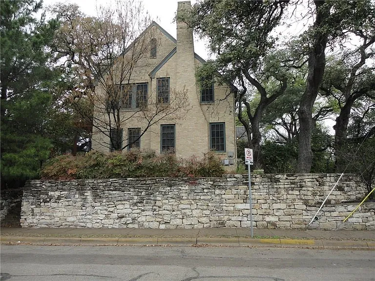 311 Moore Blvd #B — Photo 25