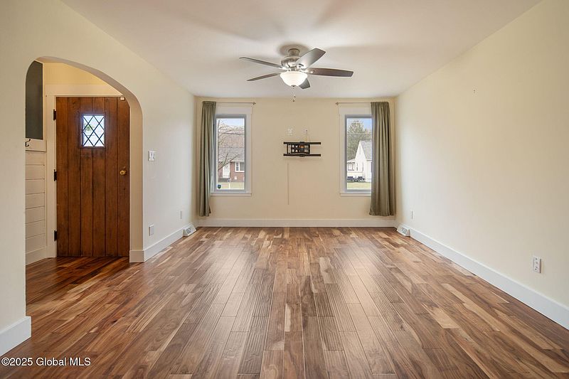 3rd image of 149 Guideboard Road