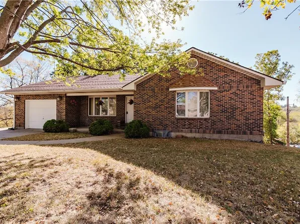 1104 Pacific Ct, Atchison, KS 66002