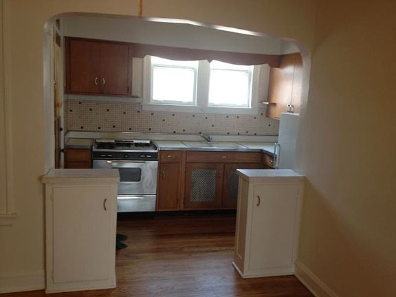 3rd image of 3322 N Menard Ave