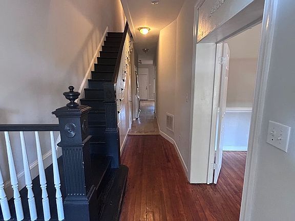 2nd image of 2020 Parkwood Ave
