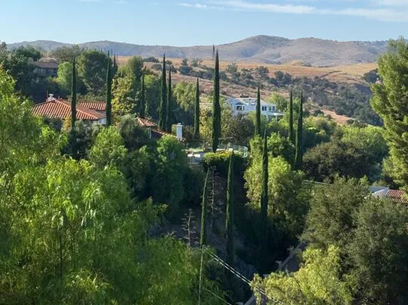 5552 Bill Cody Rd, Hidden Hills, CA 91302
