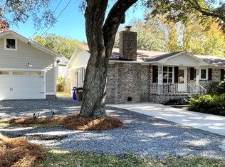 1142 Oceanview Rd, Charleston, SC 29412