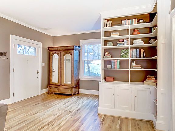 3rd image of 3243 Avery Ln