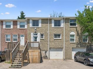 204 Westcourt Pl, Waterloo, ON N2L 2R7