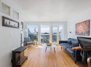 425 NW Brook St APT 2, Newport, OR 97365