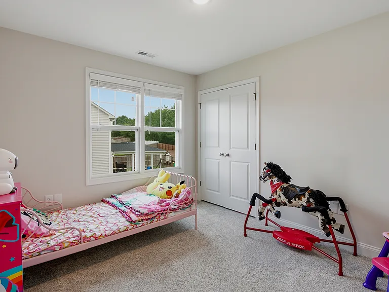 291 Burnside Dr — Photo 33