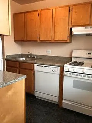 Rented by Kew Forest Realty Inc | media 6