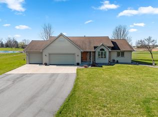6732 Apple Blossom Ln, Greenleaf, WI 54126
