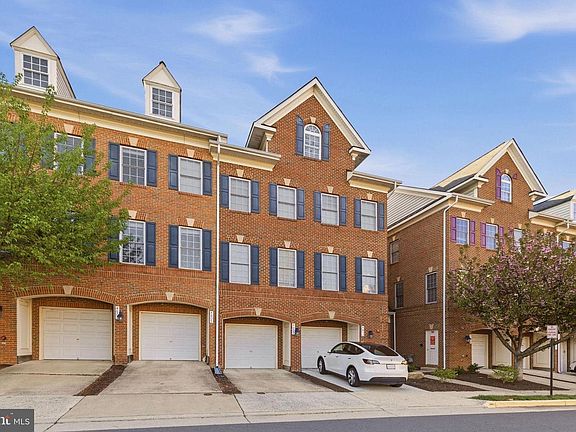 2nd image of 4609 Hummingbird Ln #106