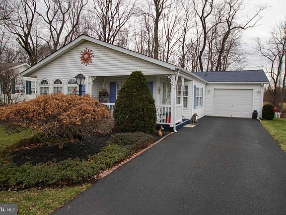 2nd image of 278 Countryside Cir