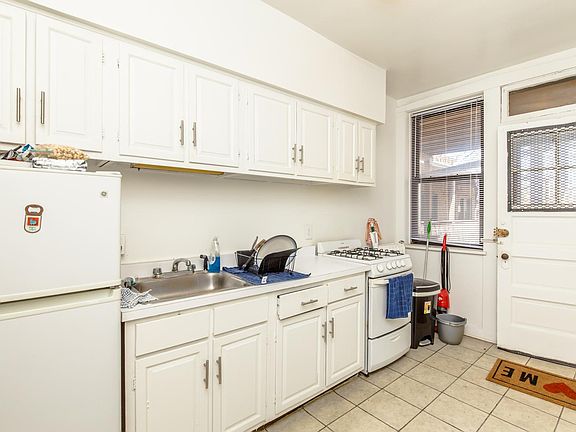 4th image of 438 W Diversey Pkwy APT 3B
