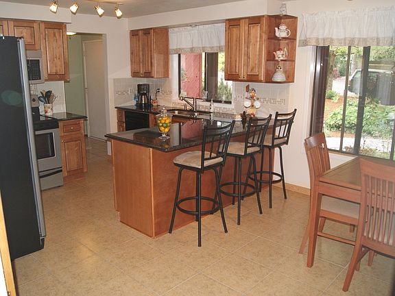 2nd image of 12705 NE 11th Ct