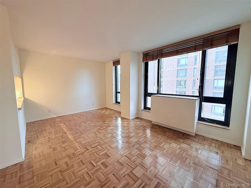 1st image of 1 Irving Place #U17H