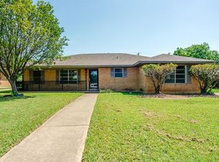 2500 Yellowstone Pl, Denton, TX 76209