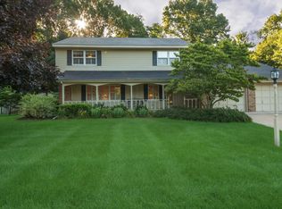 4167 Guest Dr, Saint Joseph, MI 49085