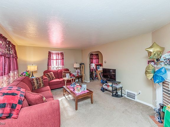 3rd image of 26336 Forestview Ave