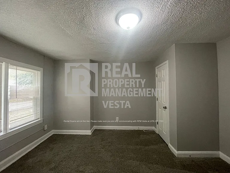 444 Corbin Ave — Photo 10