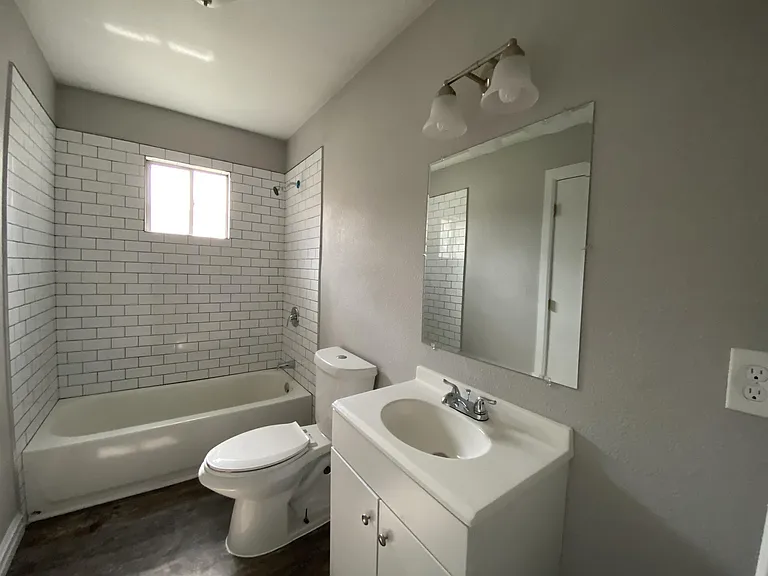 1124 F Ave — Photo 7