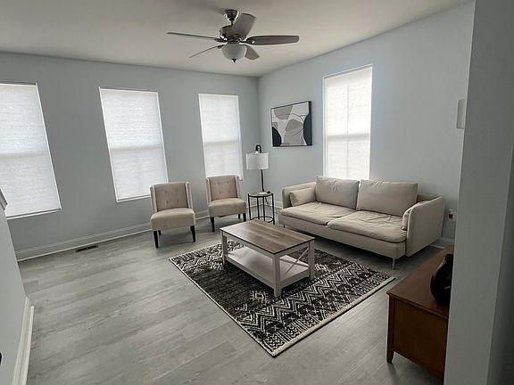 3rd image of 36063 Auburn Way