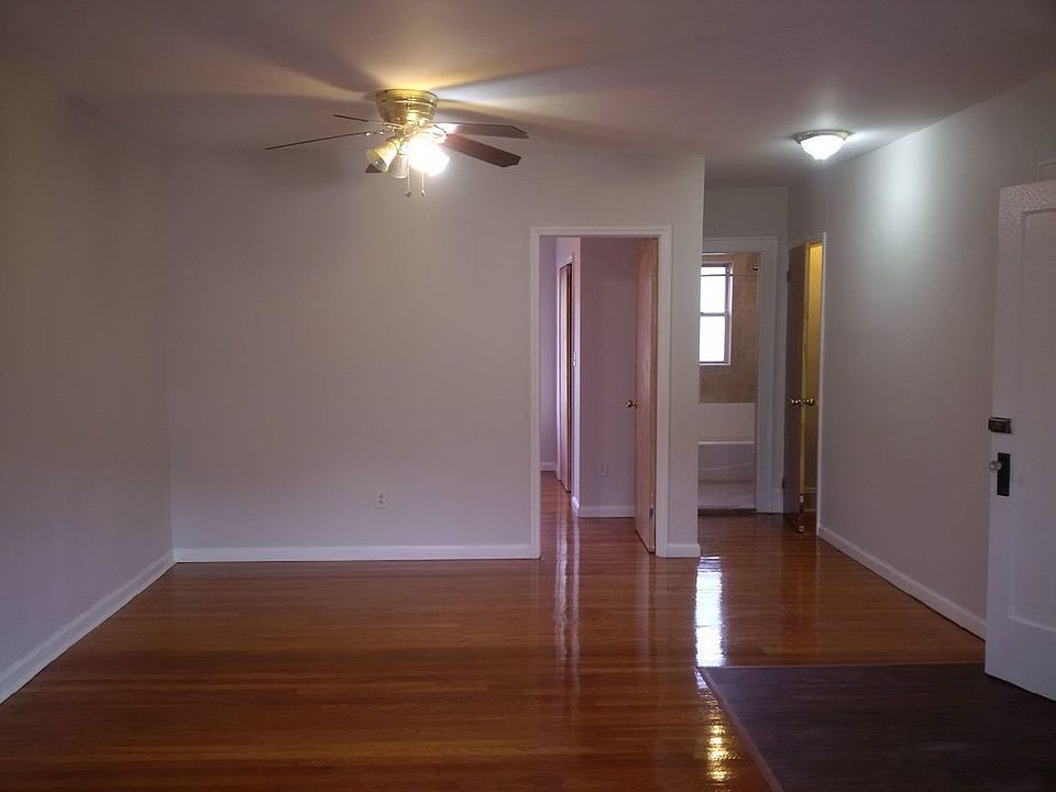 1st image of 2061 31st St #2A