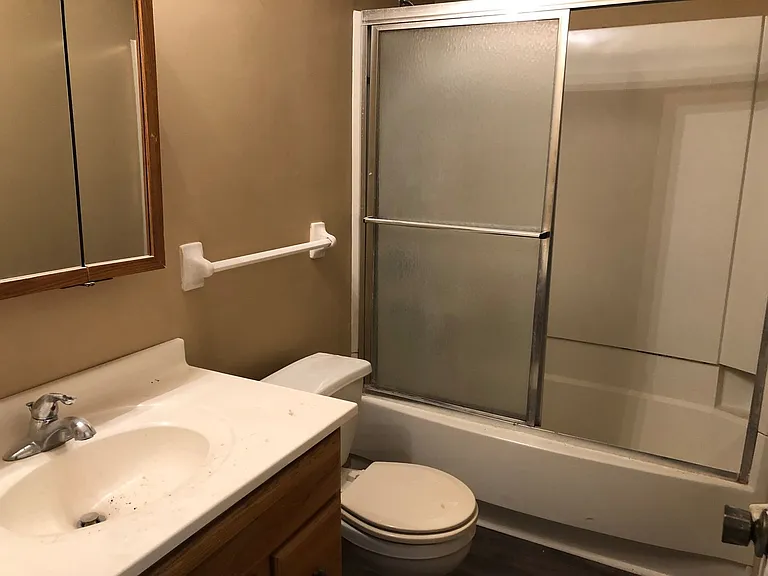 908 Asbury Ct — Photo 7