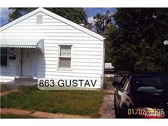 863 Gustav Ave photo 1