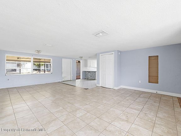5th image of 9720 Rainbow Ln