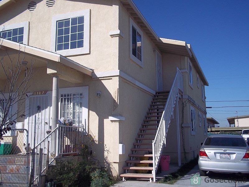 1st image of 1309 W 96th St