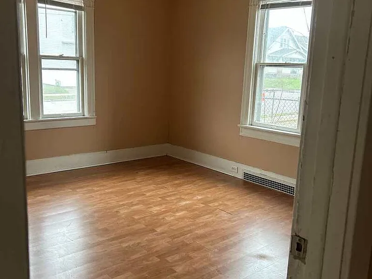 1505 Union Ave — Photo 5
