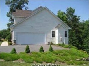 2nd image of 104 Huntington Hills Ln