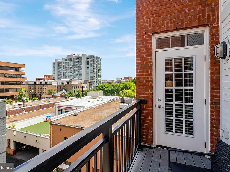 1023 N Royal St #312 — Photo 21