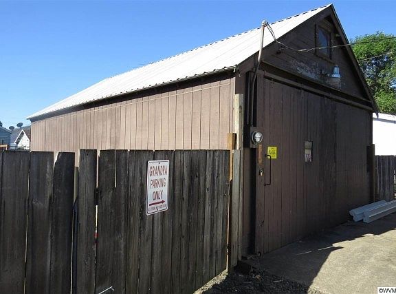 4th image of 1510 Marion St SE