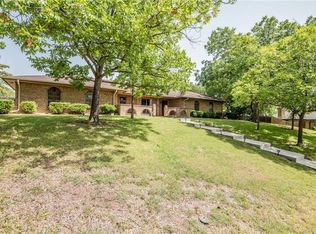 1609 Lancelot Cir, Grand Prairie, TX 75050