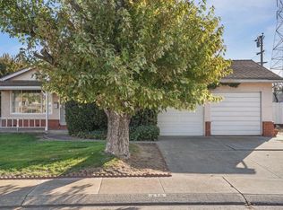 678 E Alameda St, Manteca, CA 95336