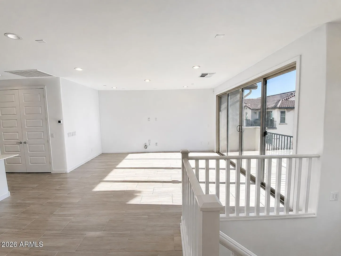 3 bed, 2.0 bath, 1310 sqft, $2,200 — Photo 4
