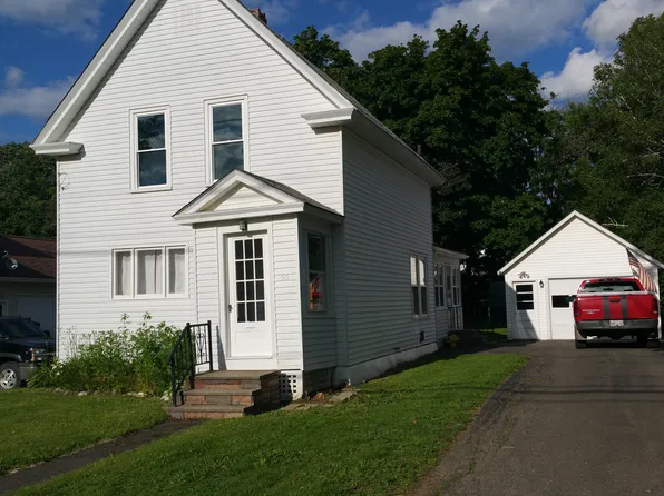 50 High St, Houlton, ME 04730