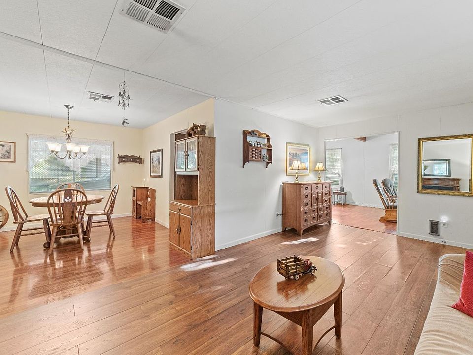 1st image of 6841 Lake Cove Ln