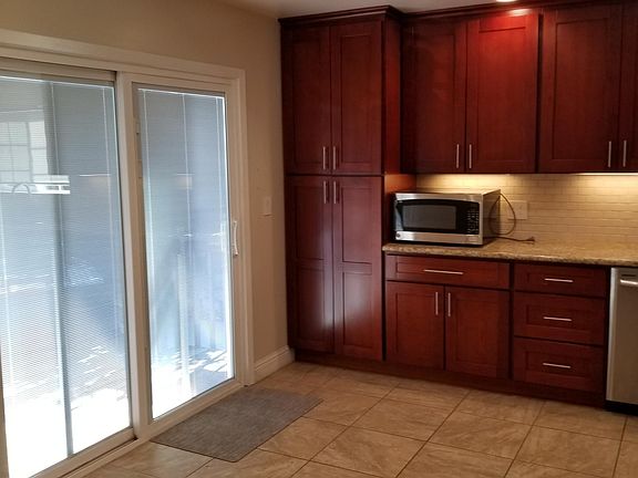 3rd image of 358 E Bellevue Ave #B