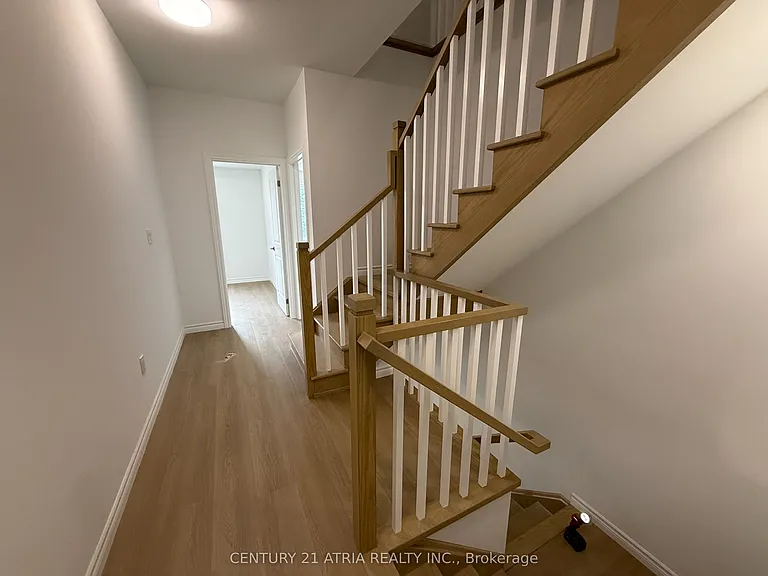 2 Slessor Blvd #11 — Photo 16