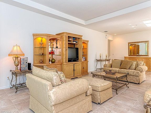 3rd image of 4685 Winged Foot Ct #2-201