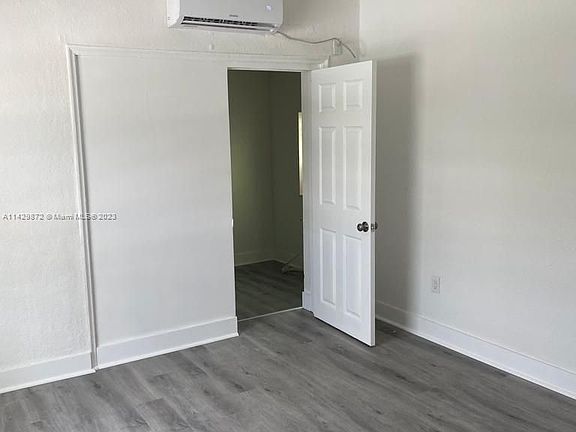 3rd image of 490 NE 123rd St #E