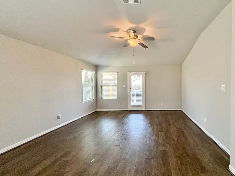6818 Hanover Stone — Photo 5