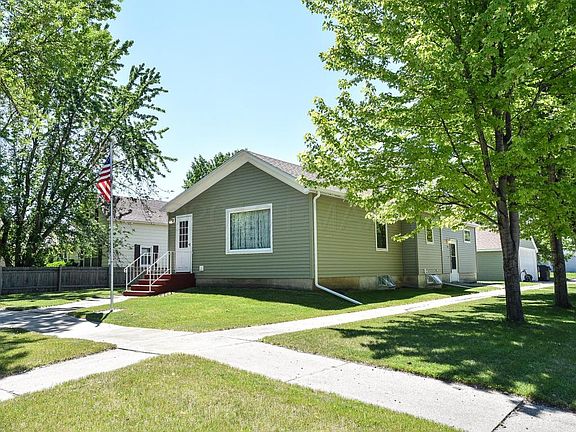 5th image of 303 3rd St SE
