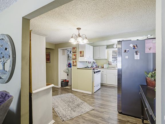 5th image of 733 Decatur St