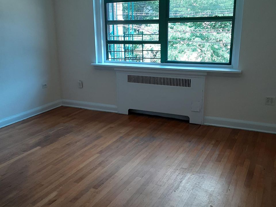2nd image of 90 Ravine Ave #8