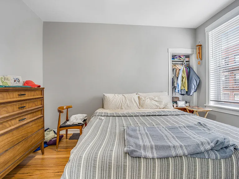 2255 S Oakley Ave #2F — Photo 11