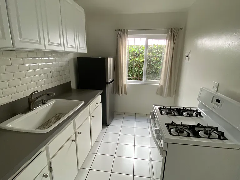 3048 Livonia Ave #5 — Photo 5