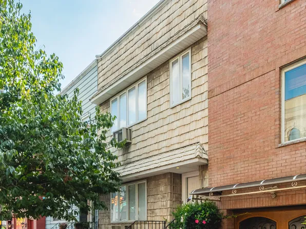 909 Lorimer Street image 3 of 15