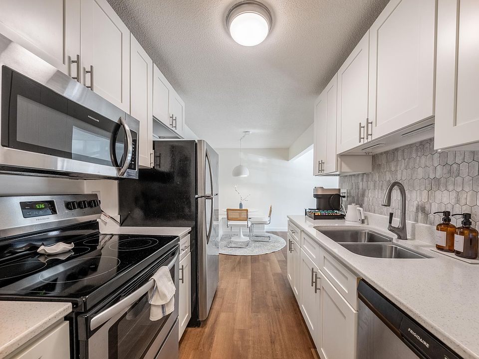 1st image of 4371 Wilshire Blvd APT B203